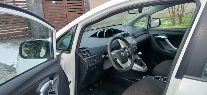Toyota Verso  1.8 Edition, снимка 8 - Автомобили и джипове - 53189353