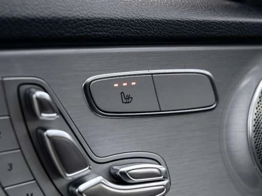 Mercedes-Benz C 400 | AMG| NAV| PANOROOF| B.SPOT| CLEAN CARFAX, снимка 14 - Автомобили и джипове - 53448503