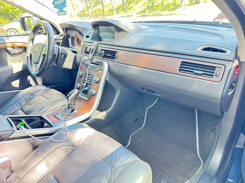 Volvo Xc70 D5 3Rd Generation, снимка 9 - Автомобили и джипове - 56656106