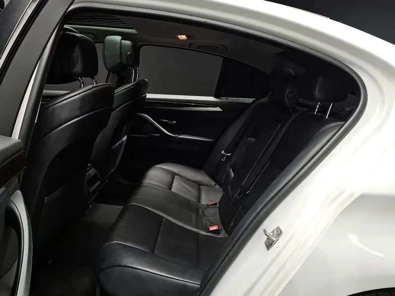 BMW 520, снимка 12 - Автомобили и джипове - 56690257