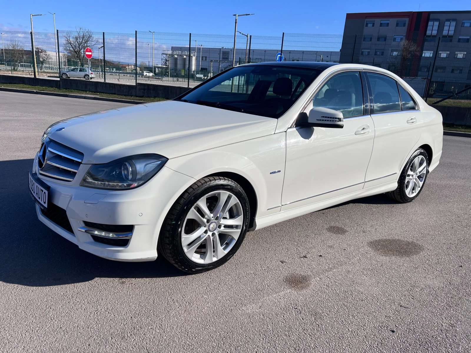 Mercedes-Benz C 220 D FACELIFT AMG ПАНОРАМА АВТОМАТ НАВИ КОЖА ТОП , снимка 1