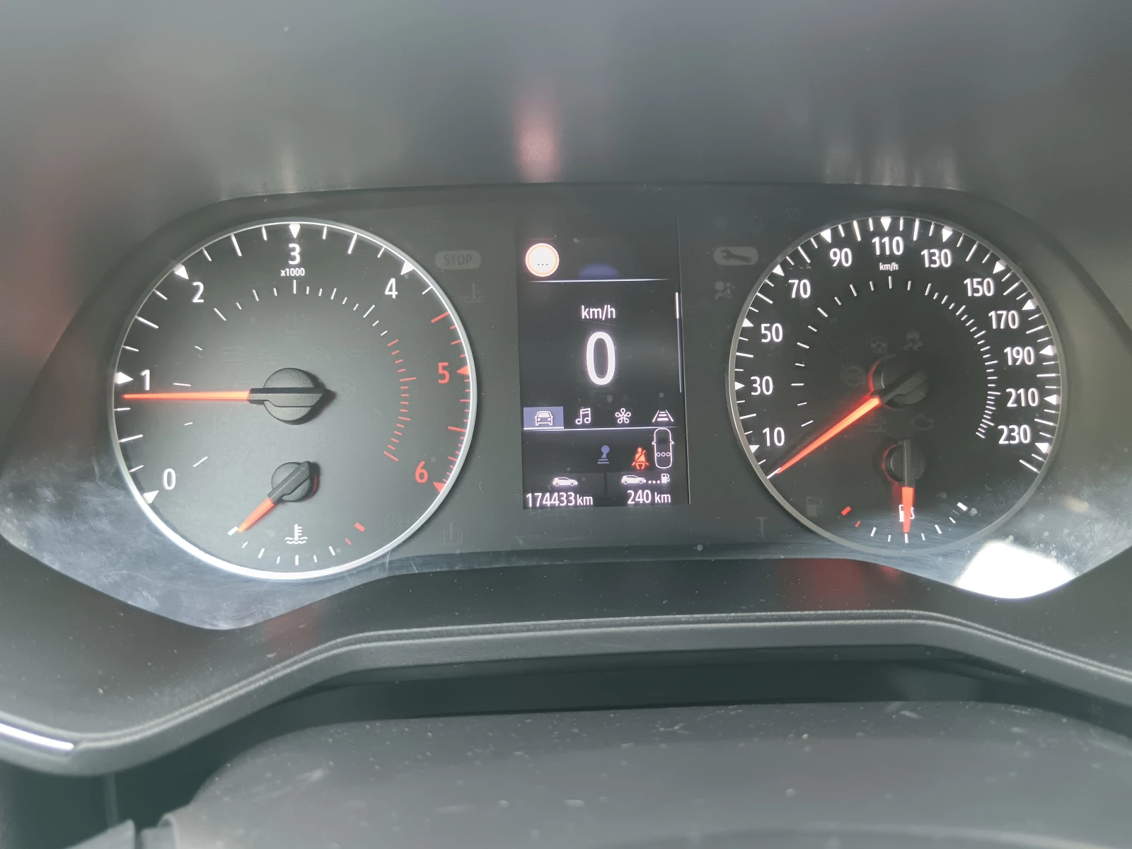 Renault Clio  V/1.5 dCi/Distronic/Full LED/Android/CarPlay/6 ск - изображение 10