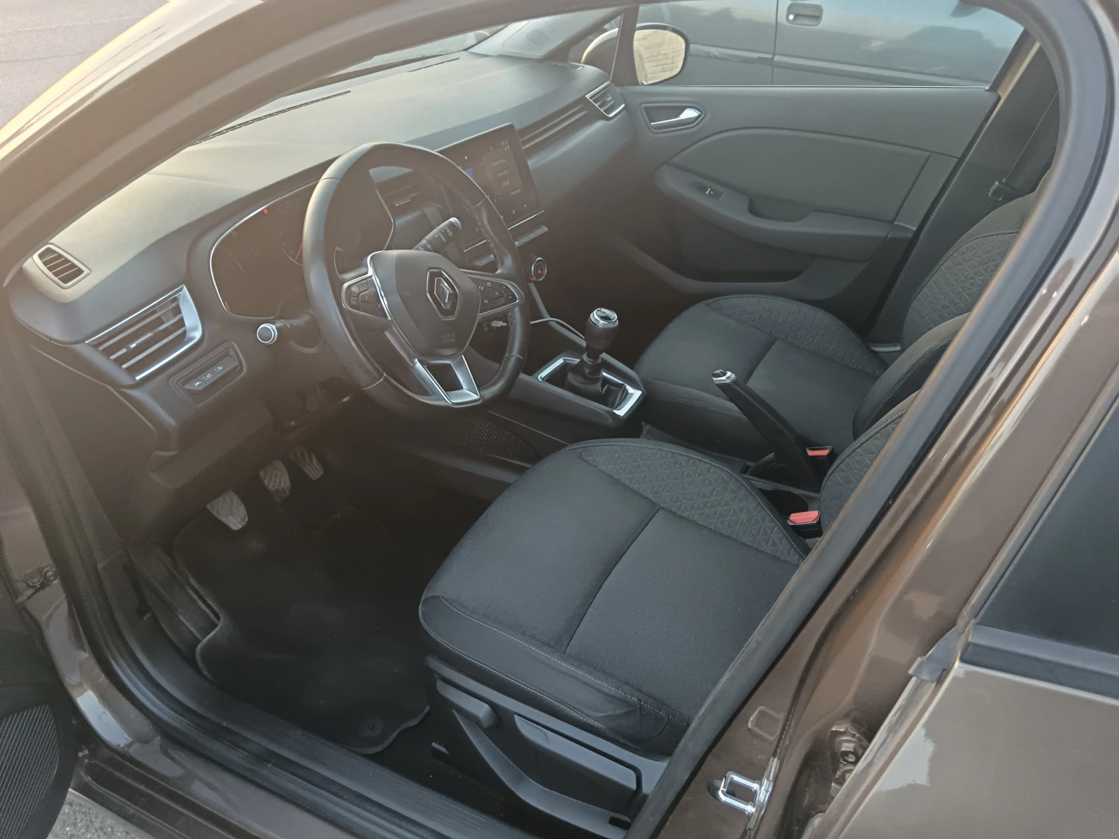 Renault Clio  V/1.5 dCi/Distronic/Full LED/Android/CarPlay/6 ск - изображение 6