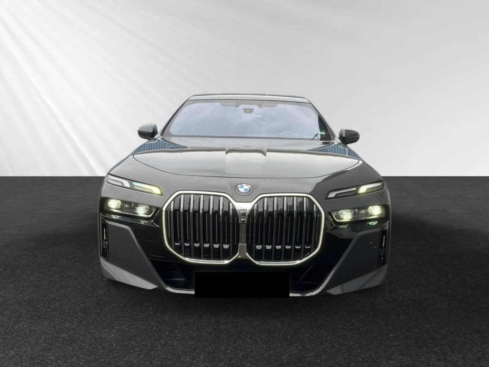 BMW 740 d/xDrive/M-SPORT/ICONIC GLOW/SKY LOUNGE/B&W/HEADUP - изображение 2