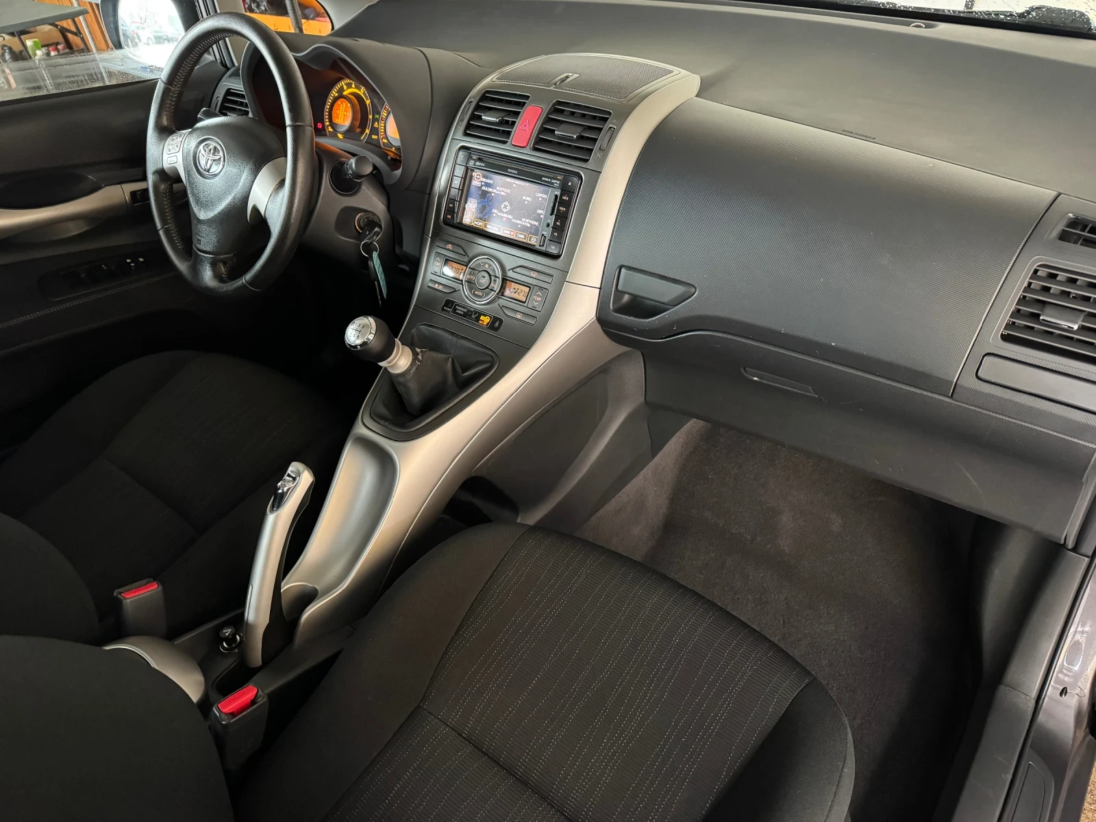 Toyota Auris 1, 33 VVT-i* ���������* 2009 �* 6 �������� | Mobile.bg � ����������� 12