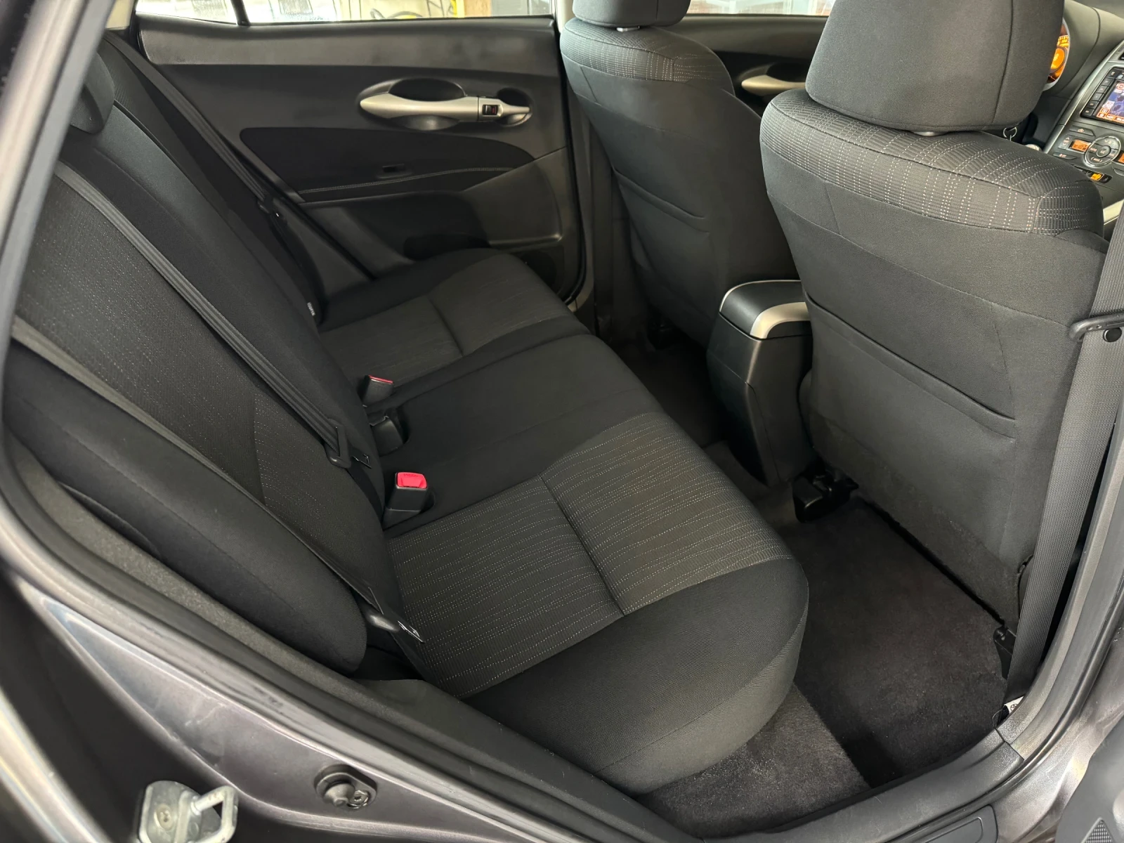 Toyota Auris 1, 33 VVT-i* ���������* 2009 �* 6 �������� | Mobile.bg � ����������� 16