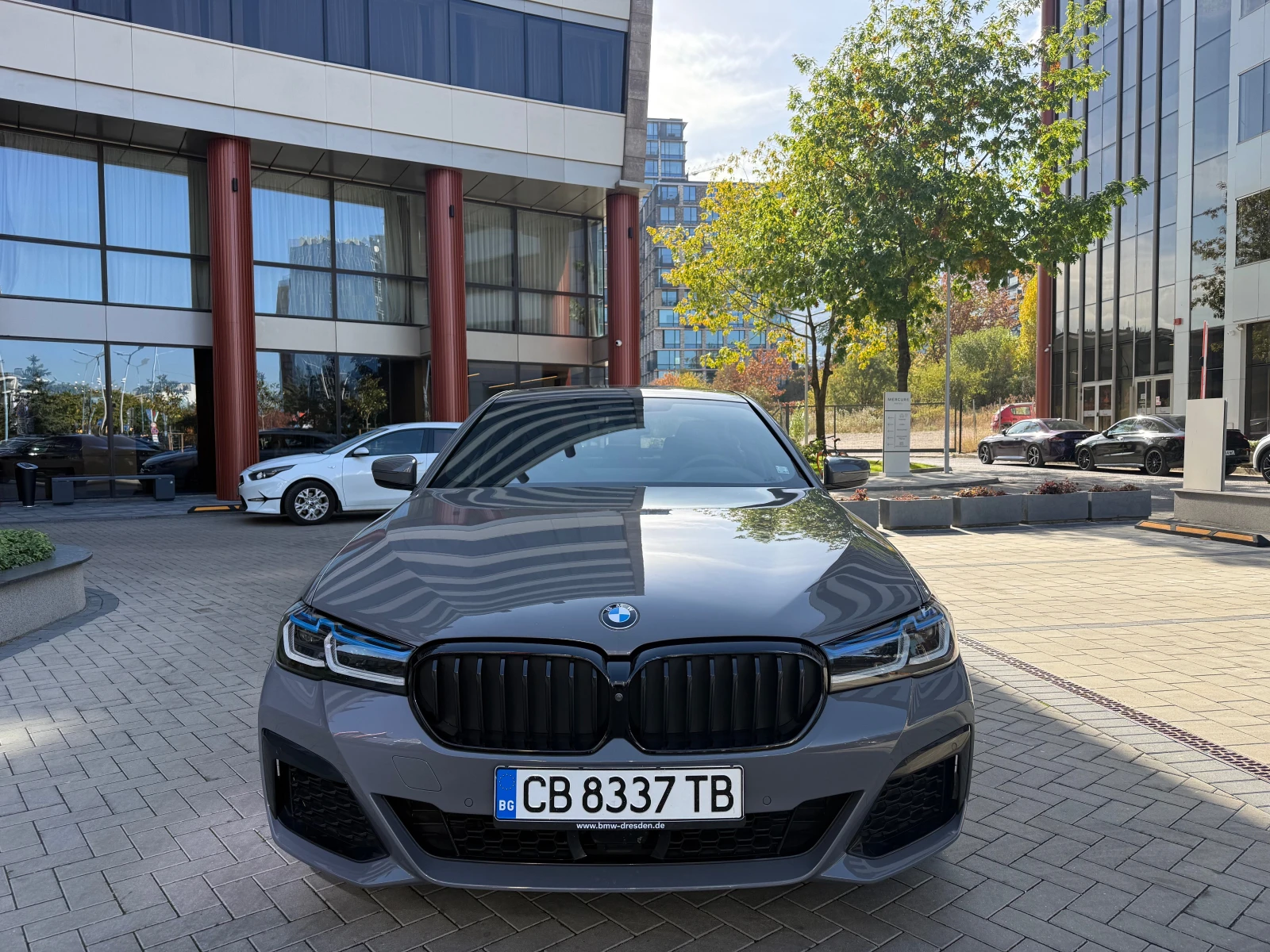 BMW 545 e xDrive M Sport plug-in-hybrid, снимка 6 - Автомобили и джипове - 53621863
