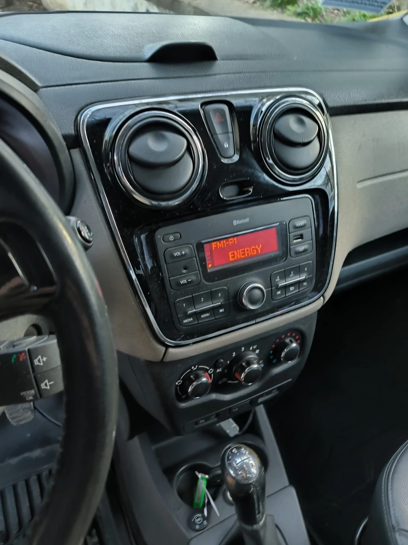 Dacia Lodgy 1.6* Газ* Клима* Кожа - изображение 9