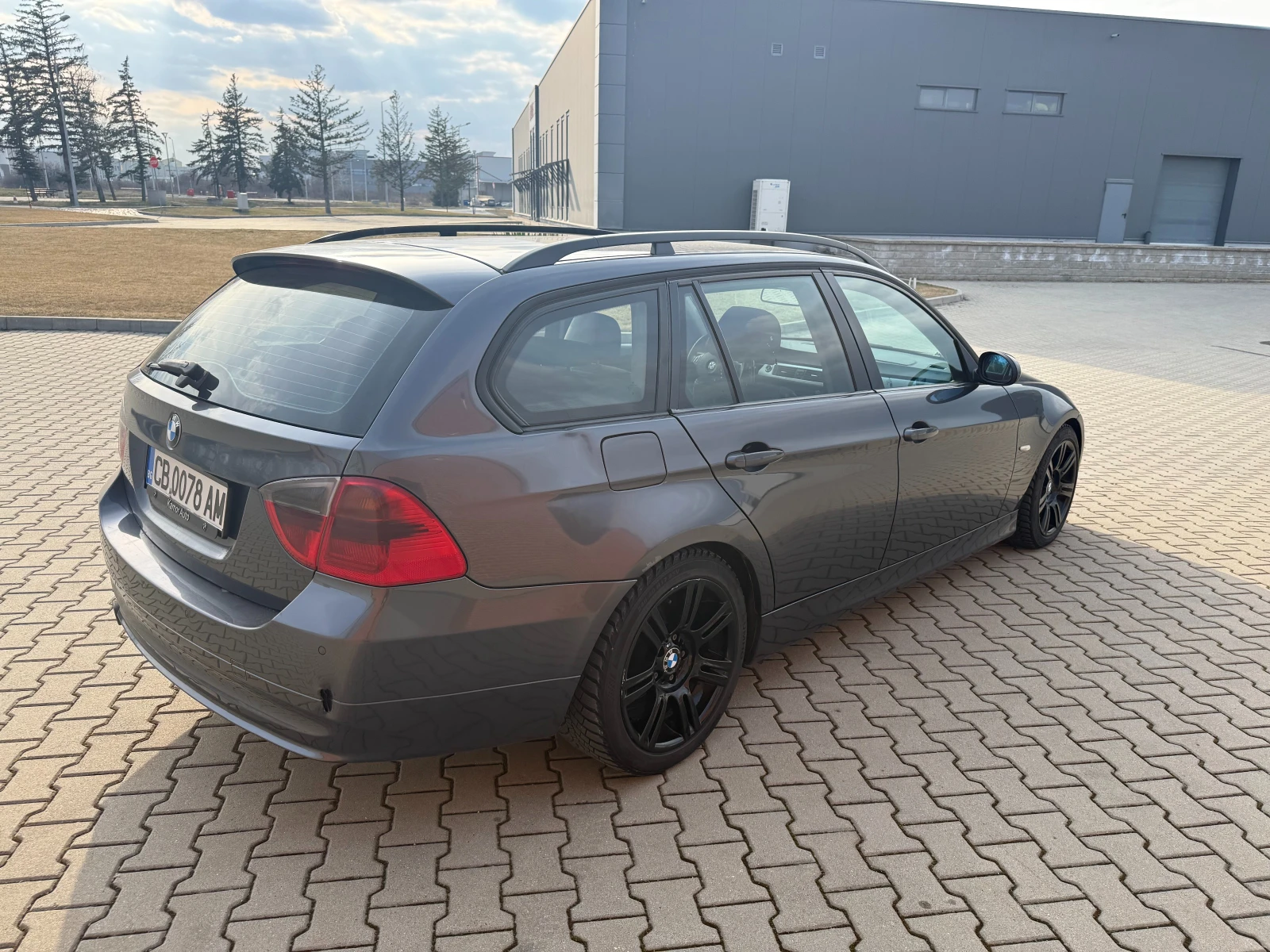 BMW 320 E91 - изображение 3