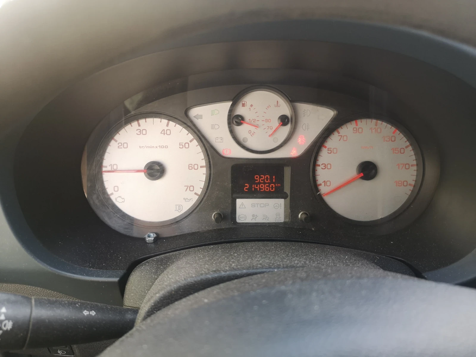 Peugeot Partner 1.6HDI, снимка 13 - Автомобили и джипове - 53953121