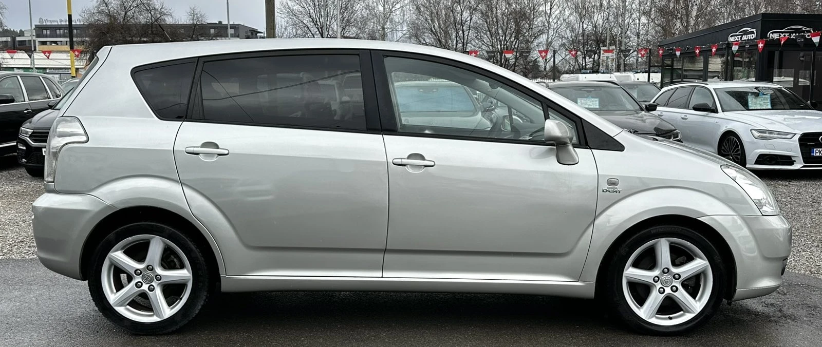 Toyota Corolla verso 2.2D-CAT 177HP 6+ 1, снимка 4 - Автомобили и джипове - 53961134