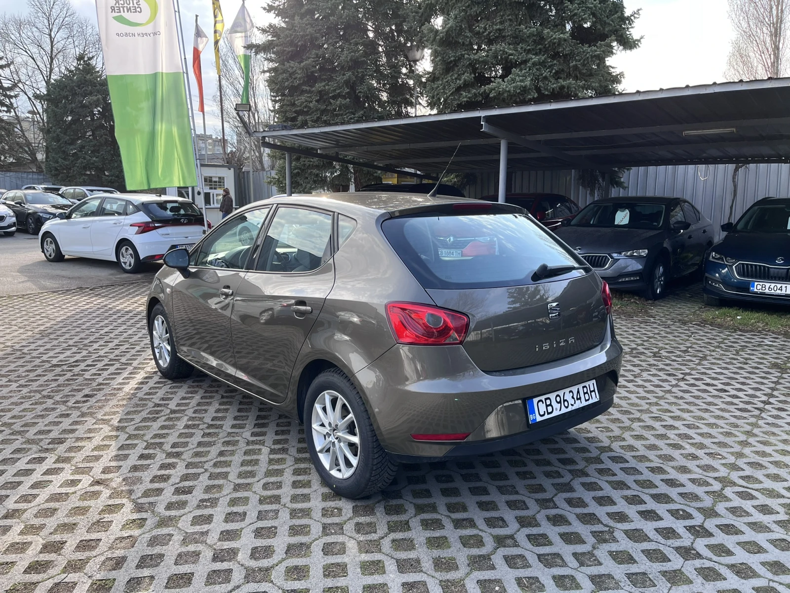 Seat Ibiza TSI 95 HP, снимка 6 - Автомобили и джипове - 54043768