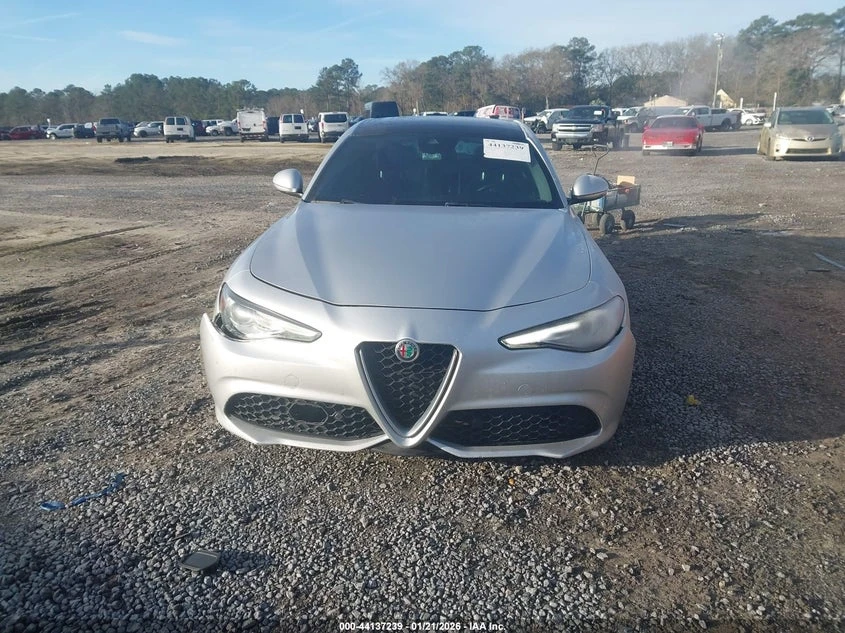 Alfa Romeo Giulia 2l Ti Rwd, снимка 12 - Автомобили и джипове - 54141621