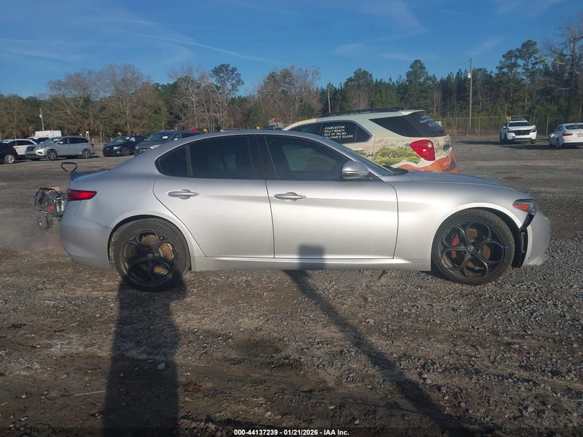 Alfa Romeo Giulia 2l Ti Rwd, снимка 13 - Автомобили и джипове - 54141621