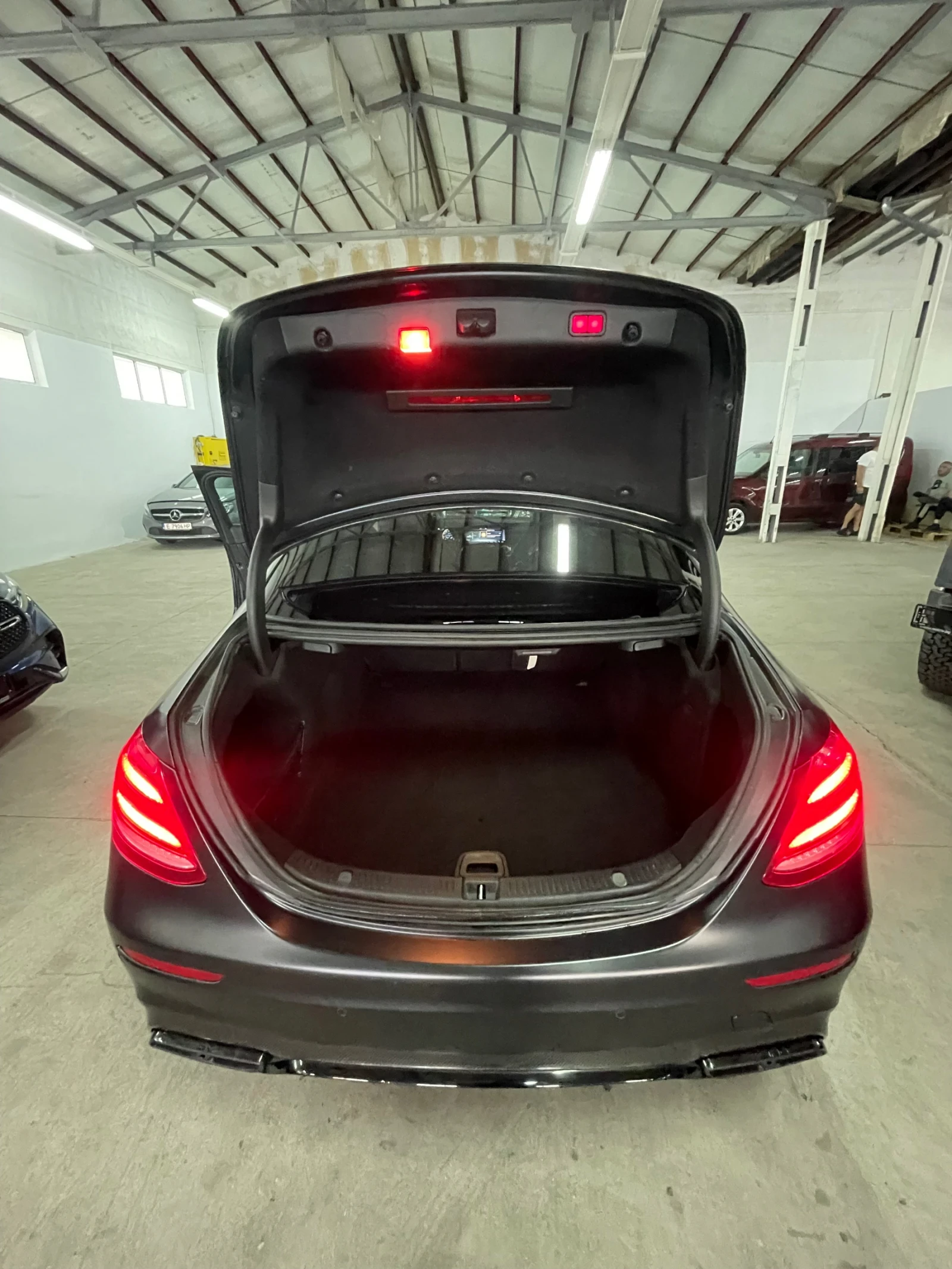 Mercedes-Benz E 63 AMG S/Edition1/Burm/distr/обдух/вакум/панор/360/ФУЛЛ!!, снимка 17 - Автомобили и джипове - 54487249
