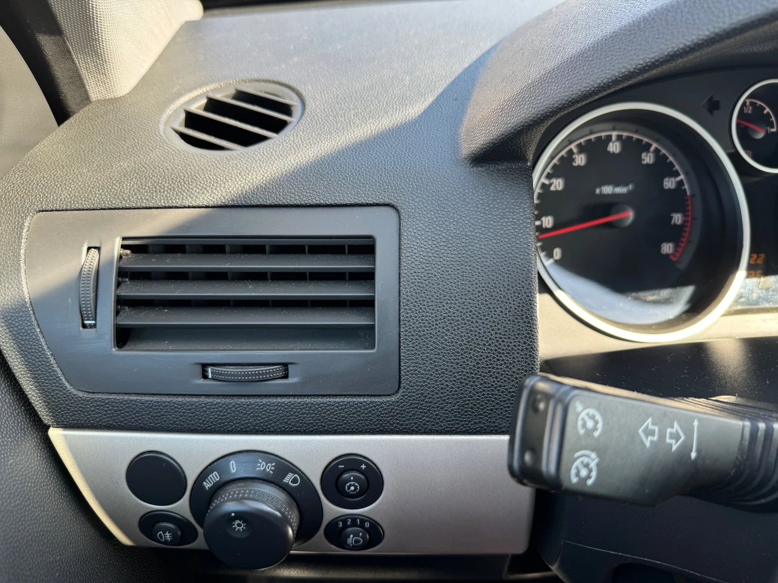 Opel Astra 1.6 16v 105ps, снимка 9 - Автомобили и джипове - 54703706