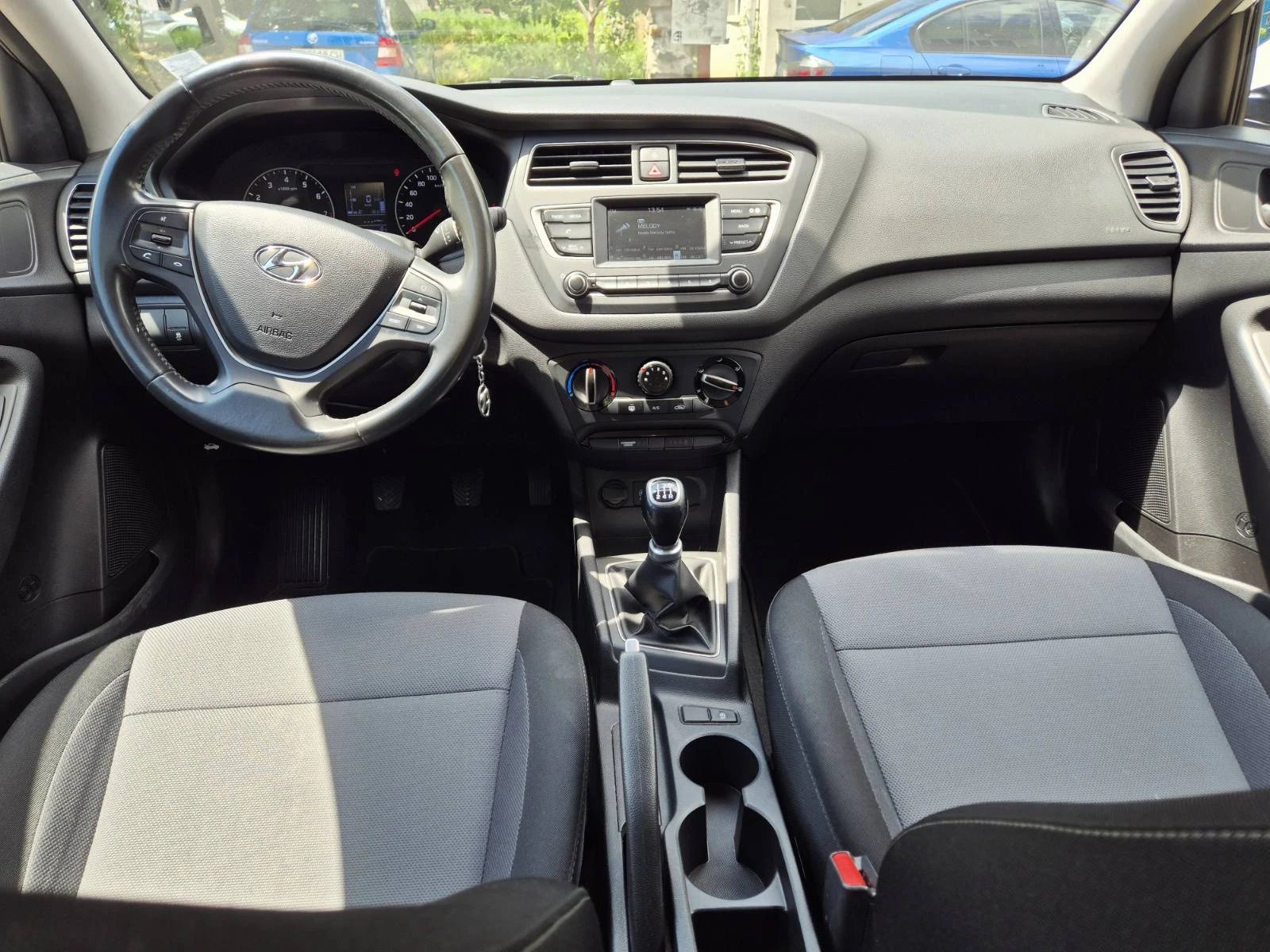 Hyundai I20, снимка 11 - Автомобили и джипове - 54760833
