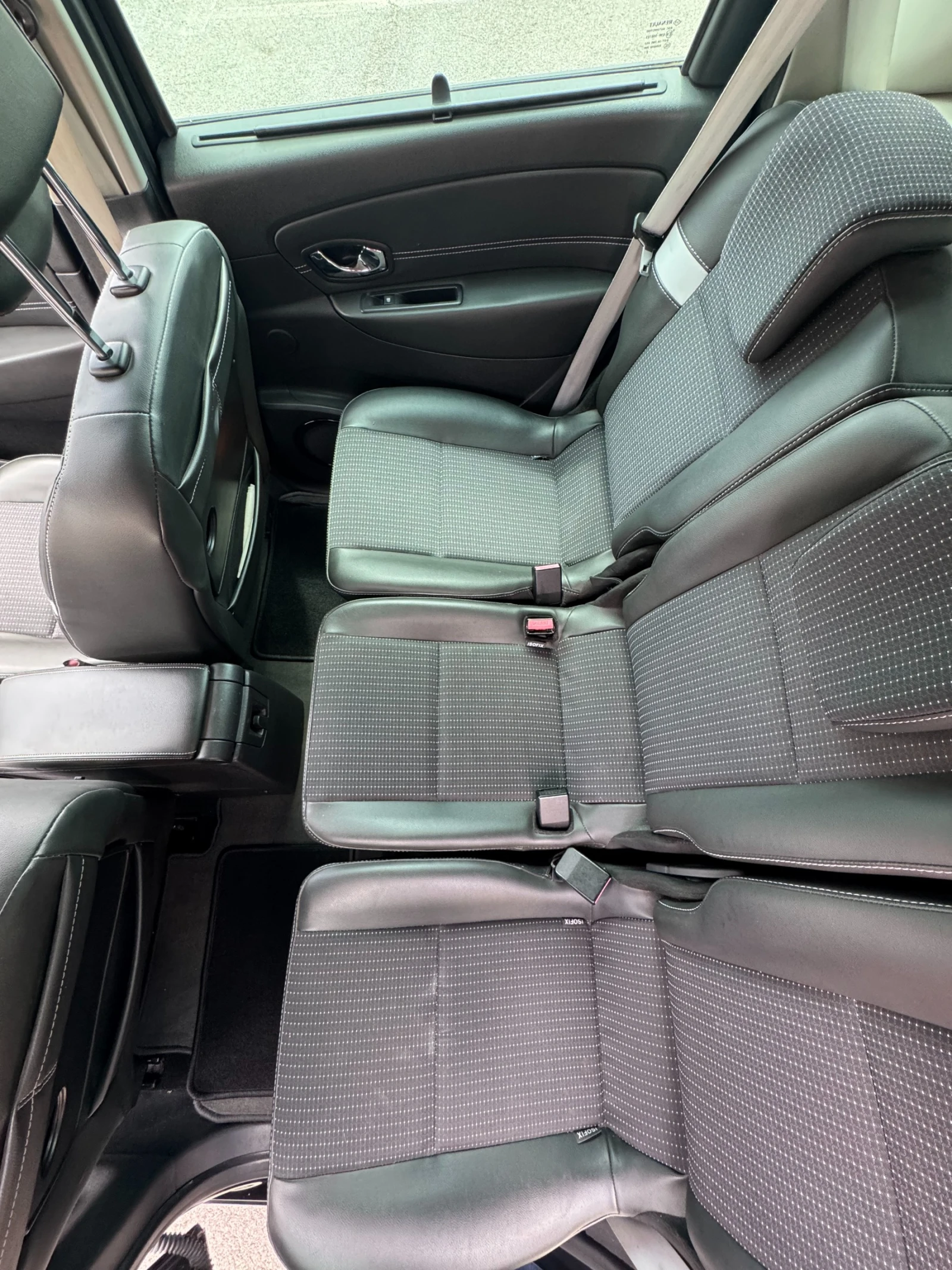 Renault Scenic Bose, снимка 13 - Автомобили и джипове - 54892537