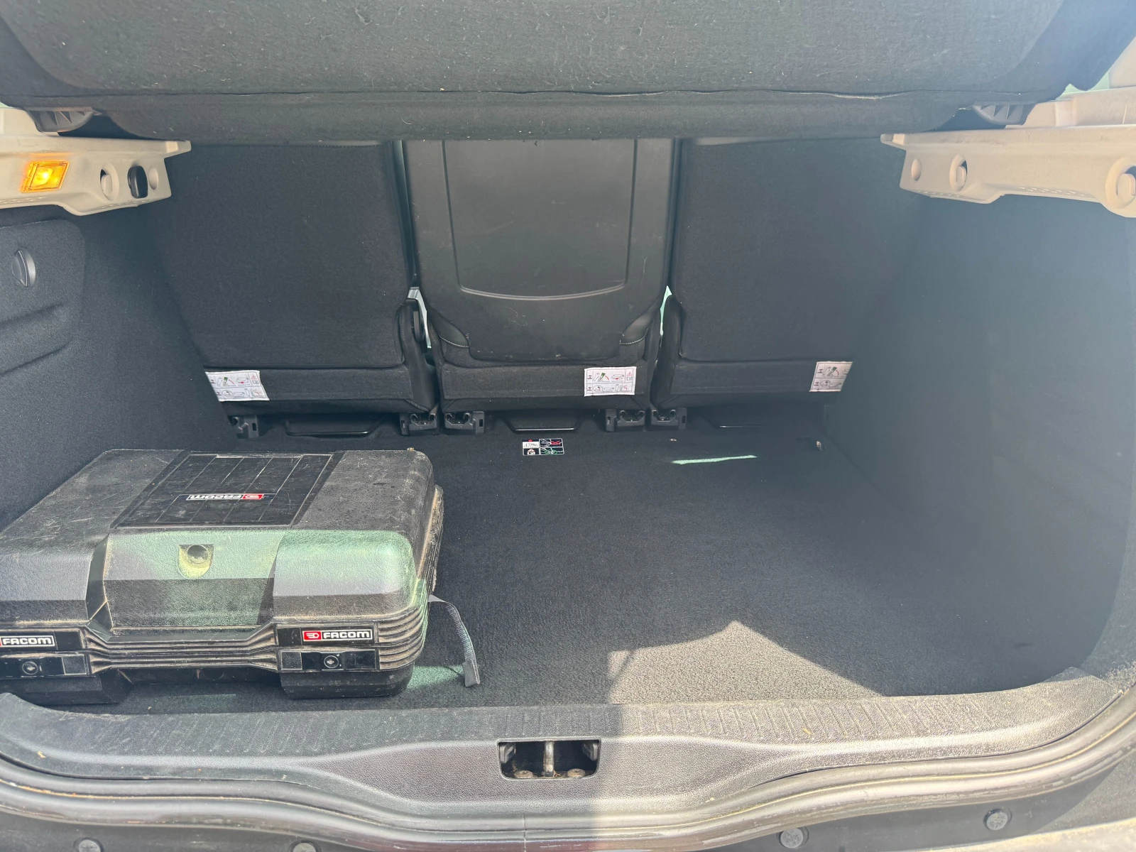 Renault Scenic Bose, снимка 14 - Автомобили и джипове - 54892537