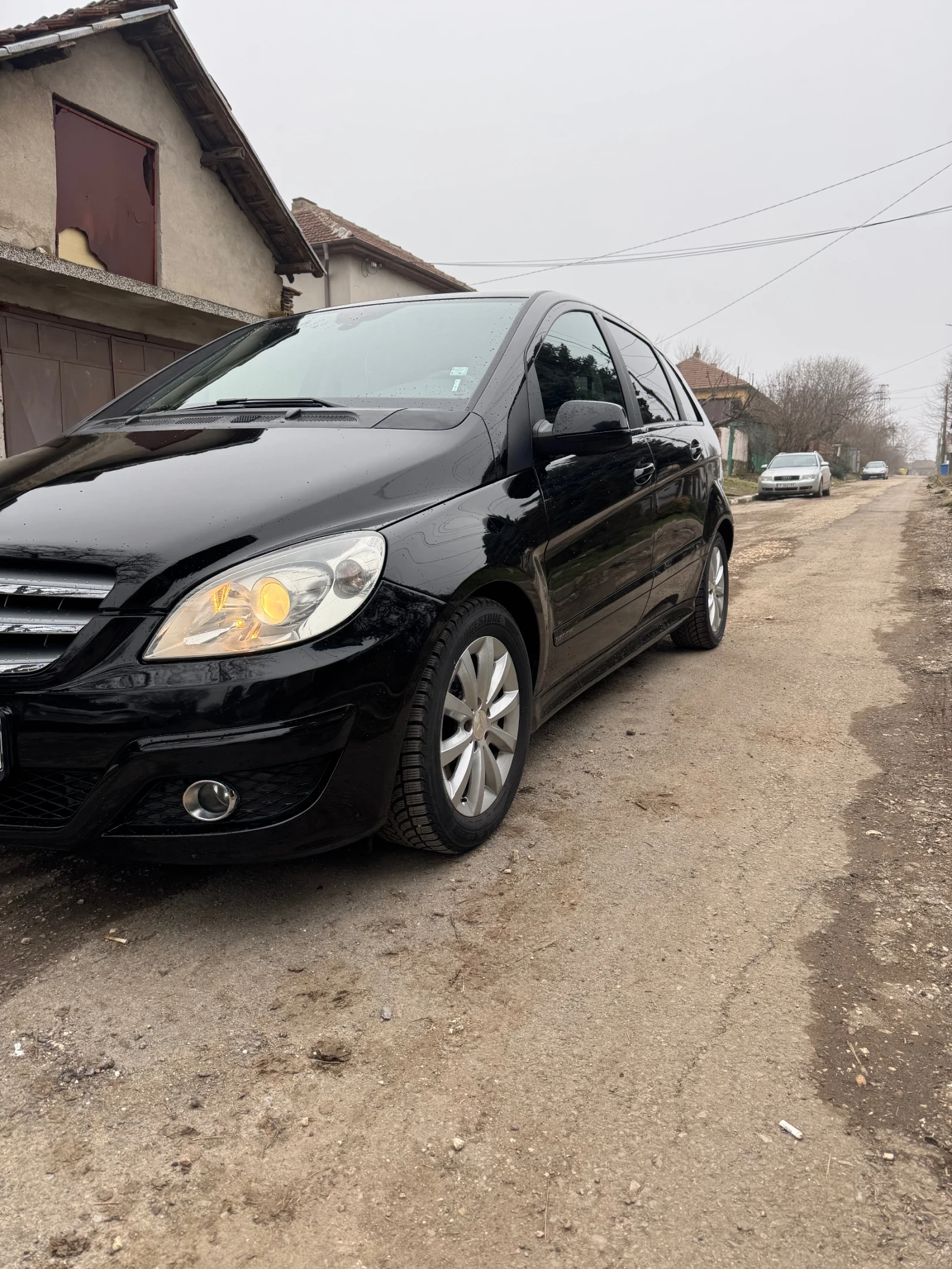 Mercedes-Benz B 180, снимка 3 - Автомобили и джипове - 55666209