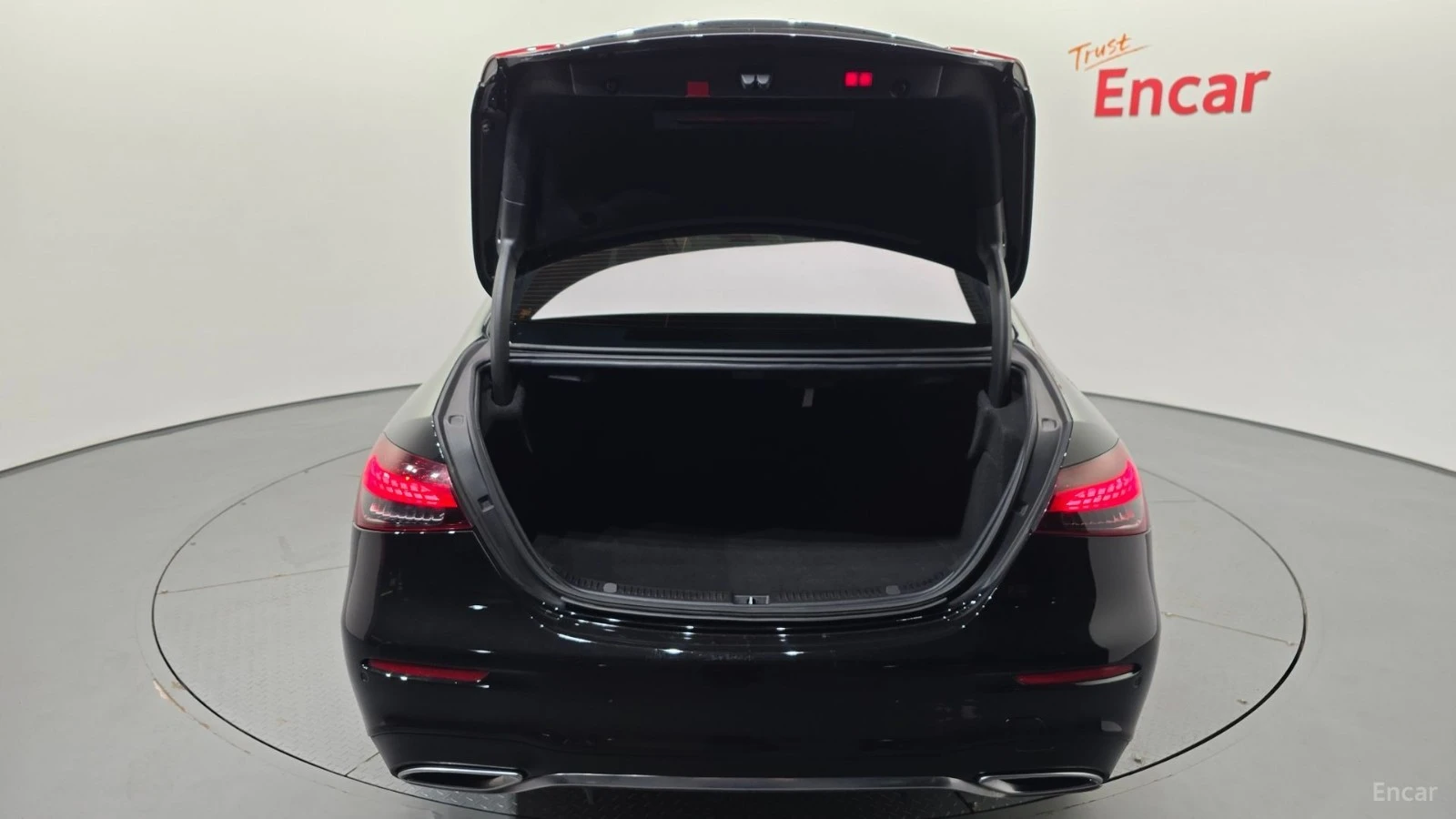 Mercedes-Benz E 220 4MATIC/AMG-LINE/DRIVE-ASSISTS/SUNROOF | Mobile.bg � ����������� 5