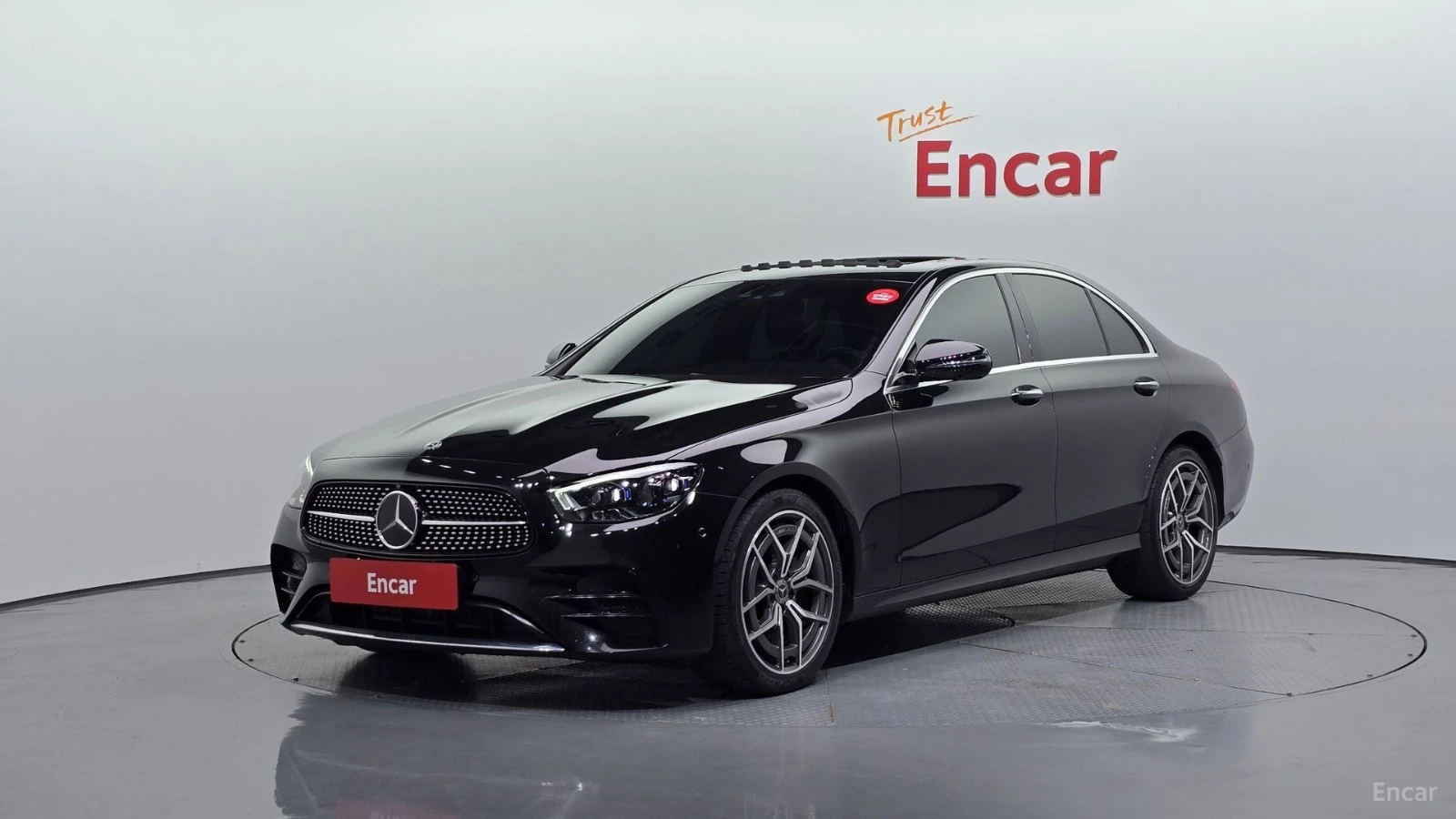 Mercedes-Benz E 220 4MATIC/AMG-LINE/DRIVE-ASSISTS/SUNROOF | Mobile.bg � ����������� 1