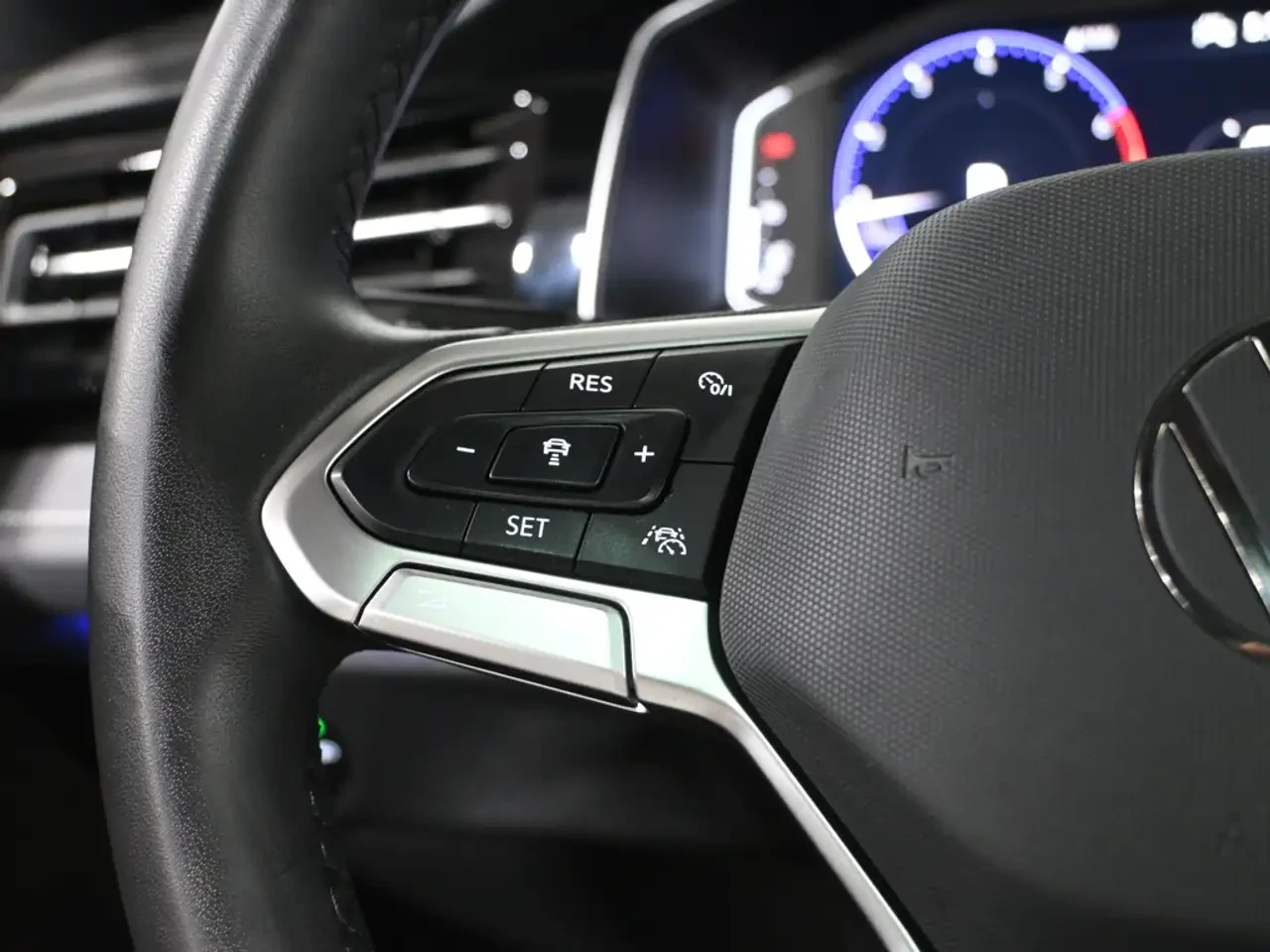 VW Jetta Comfortline  SPORT Leather Sunroof Adaptive | Mobile.bg � ����������� 14