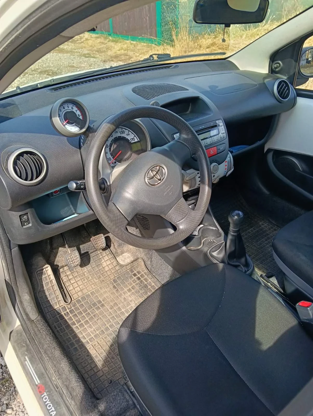 Toyota Aygo, снимка 6 - Автомобили и джипове - 56441497