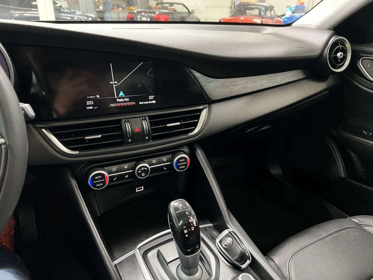 Alfa Romeo Giulia * 2.0 Turbo 16V Ti Sport AWD * 8ZF * CARFAX *  | Mobile.bg � ����������� 13