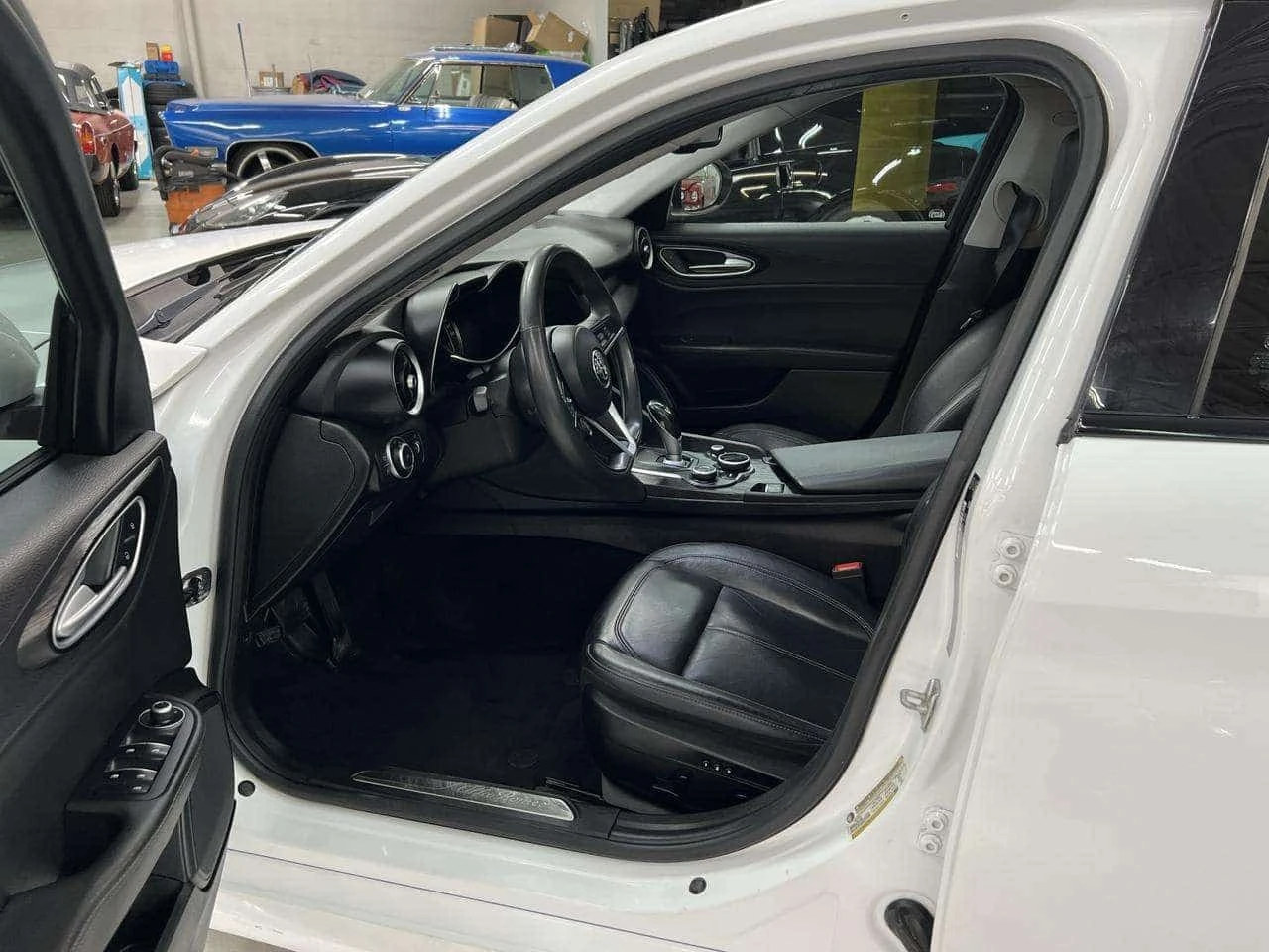 Alfa Romeo Giulia * 2.0 Turbo 16V Ti Sport AWD * 8ZF * CARFAX *  | Mobile.bg � ����������� 7