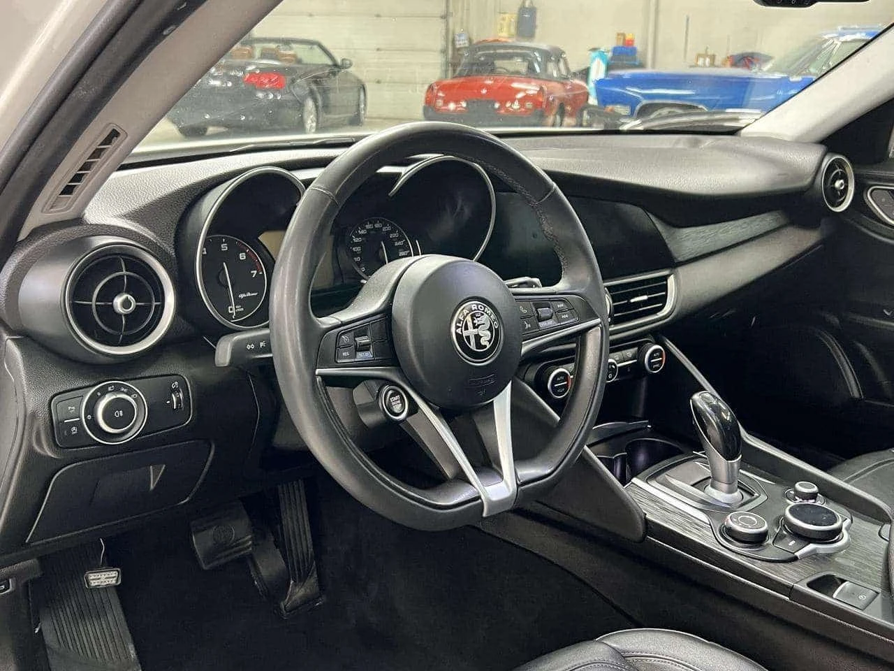 Alfa Romeo Giulia * 2.0 Turbo 16V Ti Sport AWD * 8ZF * CARFAX *  | Mobile.bg � ����������� 10
