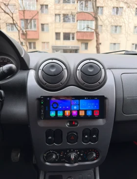 Dacia Duster 1.6i LED/Климатик/Мултимедия/OFF-road пакет, снимка 13