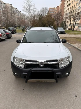 Dacia Duster 1.6i LED/Климатик/Мултимедия/OFF-road пакет, снимка 2