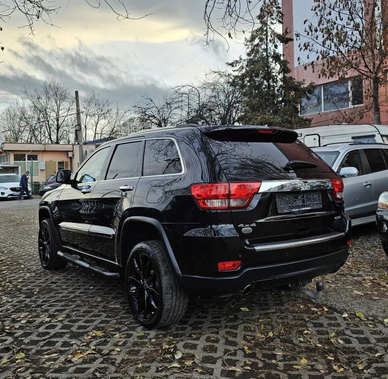 Jeep Grand cherokee 3.0 CRDI 241к.с. Overland 4x4 Панорама KeylessGo, снимка 4 - Автомобили и джипове - 48258240