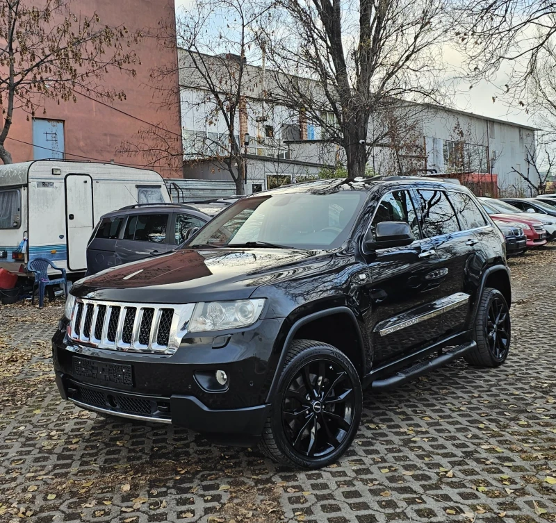 Jeep Grand cherokee 3.0 CRDI 241к.с. Overland 4x4 Панорама KeylessGo, снимка 1 - Автомобили и джипове - 48258240