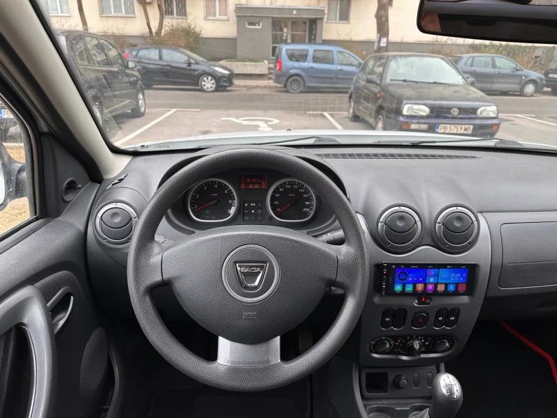 Dacia Duster 1.6i LED/Климатик/Мултимедия/OFF-road пакет, снимка 12 - Автомобили и джипове - 49383490