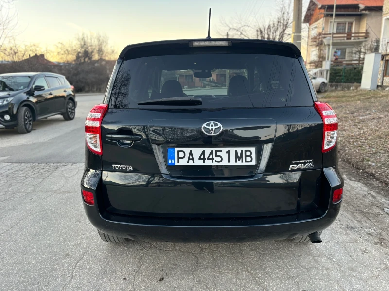 Toyota Rav4 2.2 D4D , снимка 10 - Автомобили и джипове - 49392279