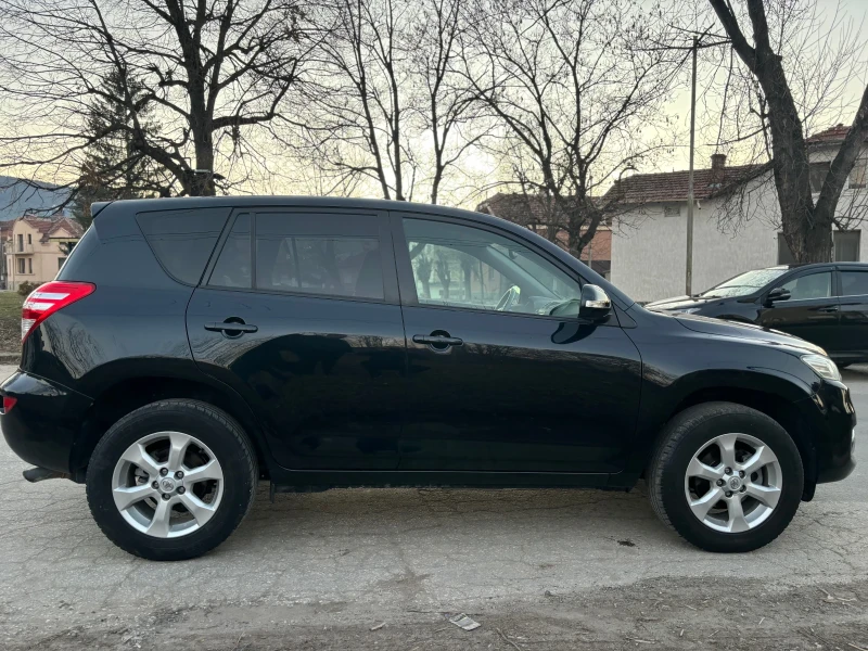 Toyota Rav4 2.2 D4D , снимка 7 - Автомобили и джипове - 49392279