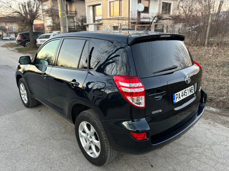 Toyota Rav4 2.2 D4D , снимка 9 - Автомобили и джипове - 49392279