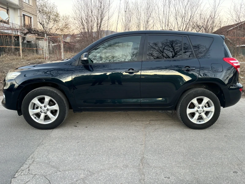 Toyota Rav4 2.2 D4D , снимка 6 - Автомобили и джипове - 49392279