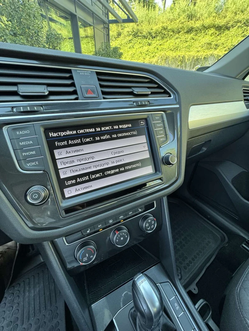 VW Tiguan, снимка 16 - Автомобили и джипове - 51445255