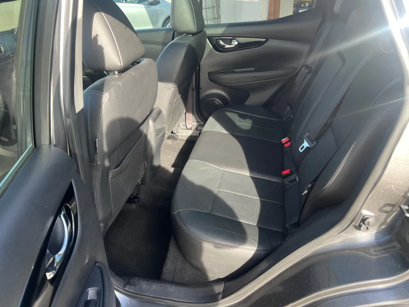 Nissan Qashqai 1.5dci PANORAMA, снимка 14 - Автомобили и джипове - 52253656