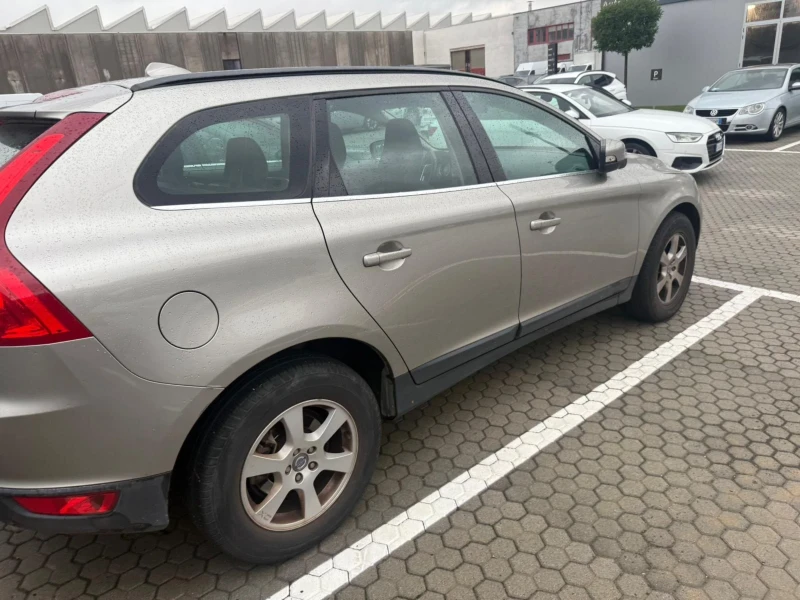 Volvo XC60, снимка 10 - Автомобили и джипове - 52393212