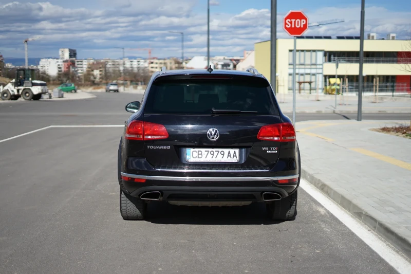 VW Touareg 3.0 TDI, снимка 3 - Автомобили и джипове - 52588312