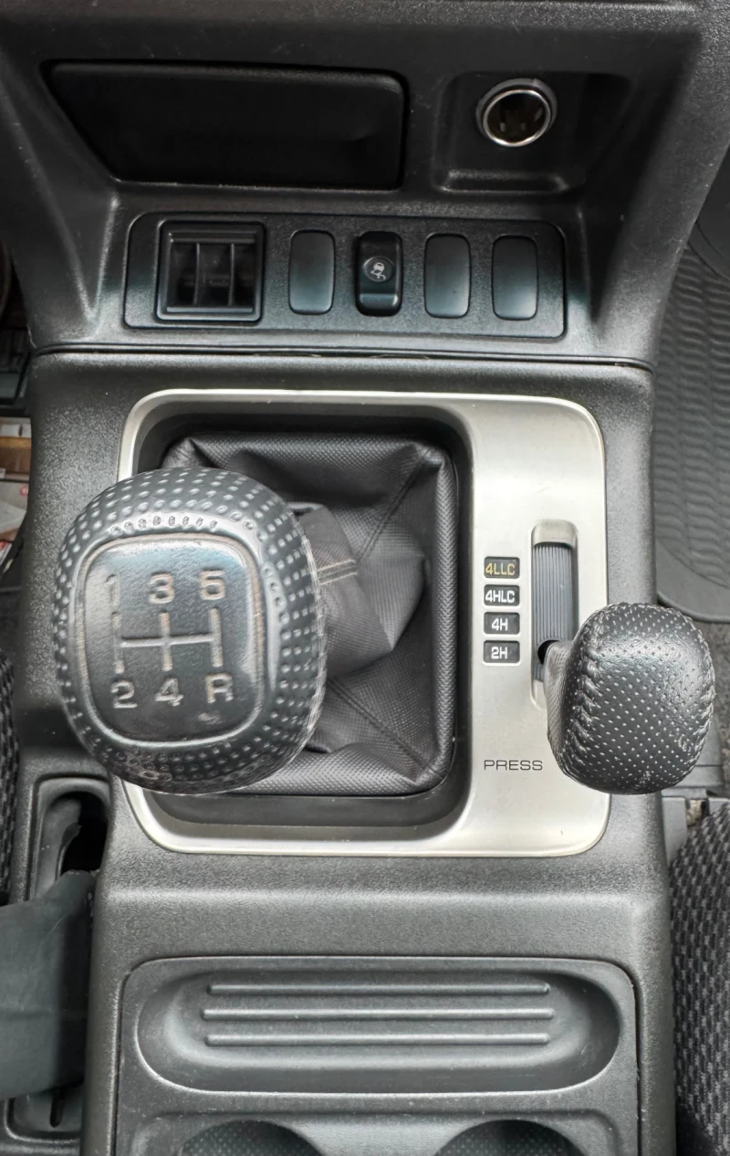 Mitsubishi Pajero Без ръжда, снимка 10 - Автомобили и джипове - 52874496