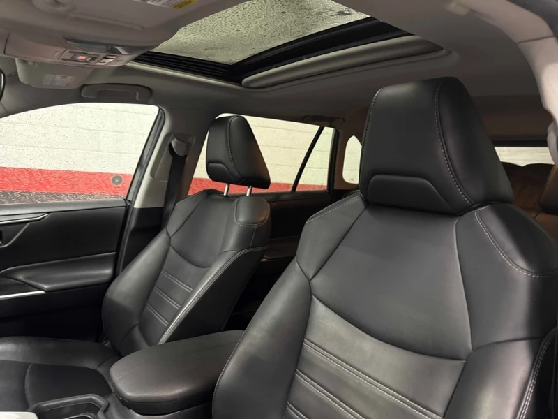 Toyota Rav4 2020 XLE * CARFAX * БЕЗ ПЪРВОНАЧАЛНА ВНОСКА, снимка 11 - Автомобили и джипове - 53096847
