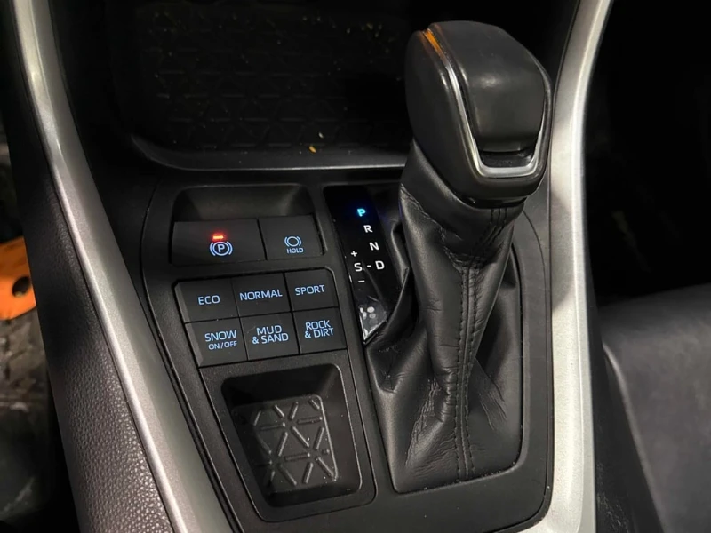 Toyota Rav4 2020 XLE * CARFAX * БЕЗ ПЪРВОНАЧАЛНА ВНОСКА, снимка 13 - Автомобили и джипове - 53096847