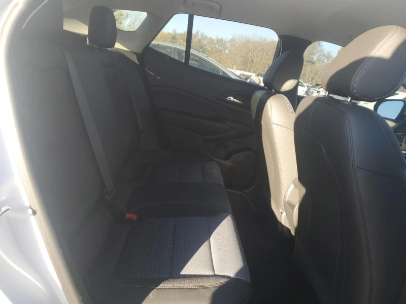 Chevrolet Trax 1.2l 1Lt, снимка 11 - Автомобили и джипове - 53323351