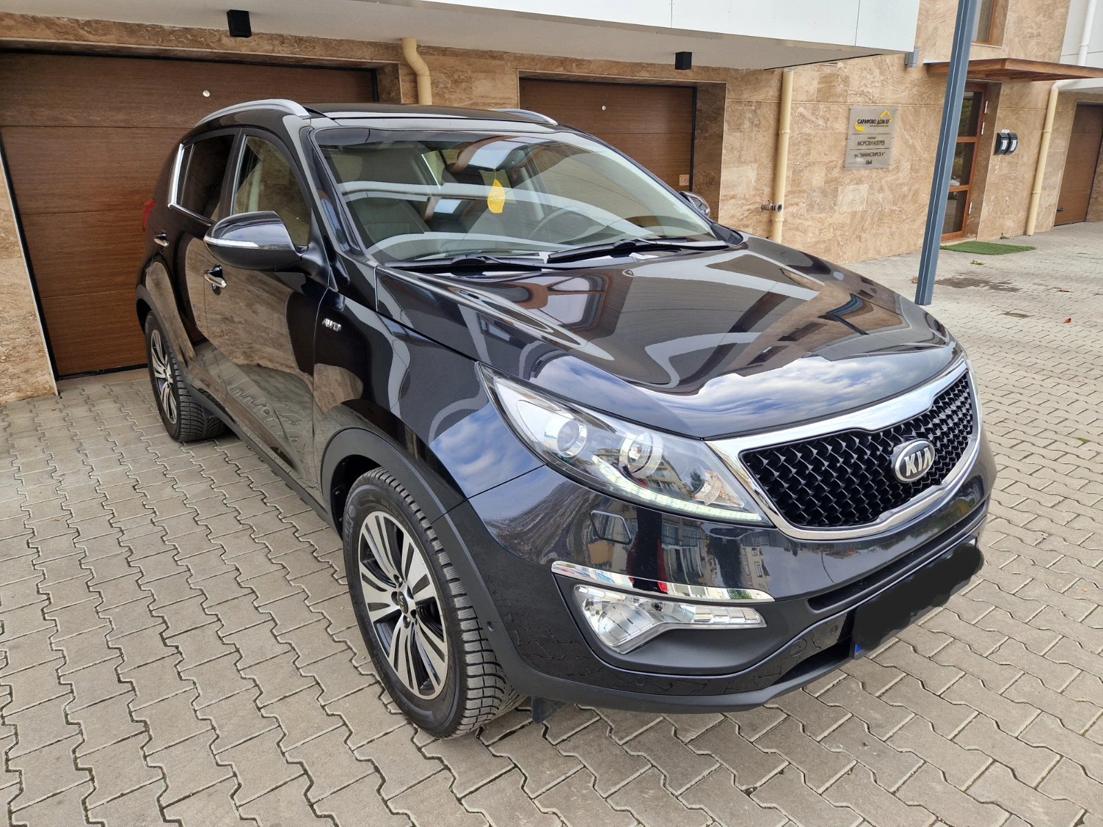 Kia Sportage ЧИСТО НОВА*109000-КМ*ВСИЧКИ-ВЪЗМОЖНИ-ЕКСТРИ  - изображение 3