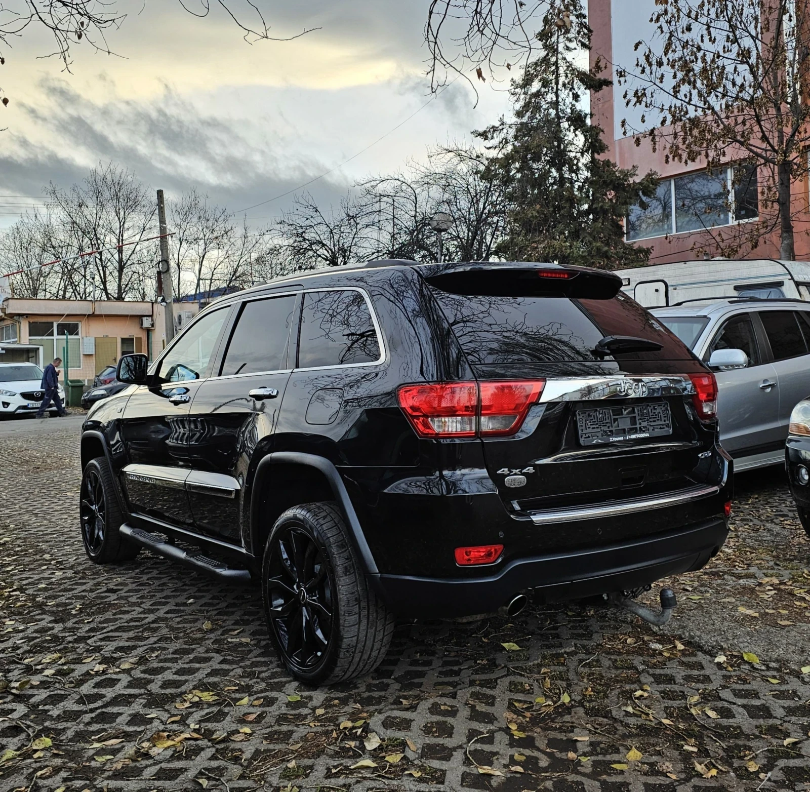 Jeep Grand cherokee 3.0 CRDI 241к.с. Overland 4x4 Панорама KeylessGo - изображение 4